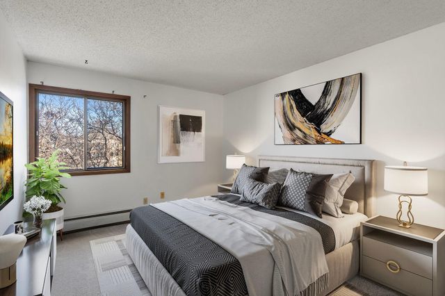 1903 Silver Bell Road 313, Eagan, MN 55122