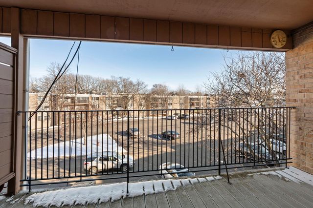 1903 Silver Bell Road 313, Eagan, MN 55122