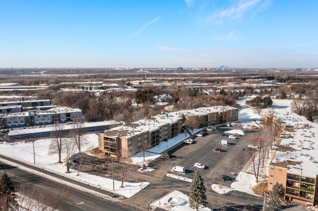 1903 Silver Bell Road 313, Eagan, MN 55122