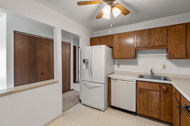 1903 Silver Bell Road 313, Eagan, MN 55122