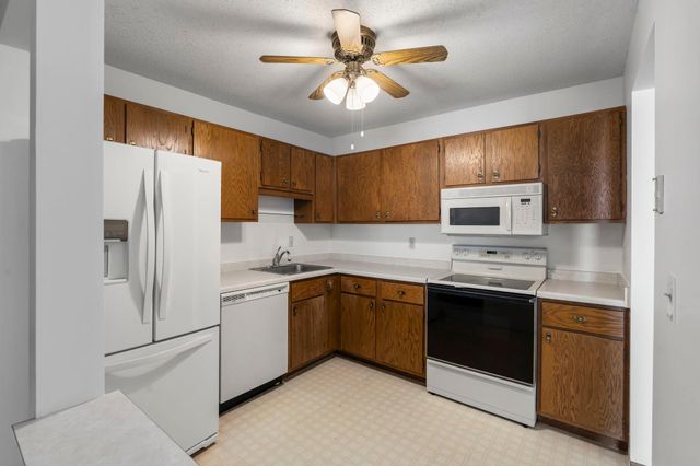 1903 Silver Bell Road 313, Eagan, MN 55122