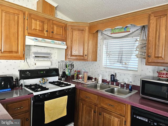 136 SALT SPRAY DR, Berlin, MD 21811