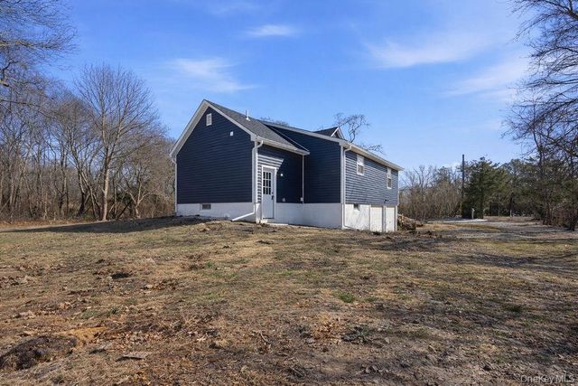 452 Montauk Highway, East Quogue, NY 11942