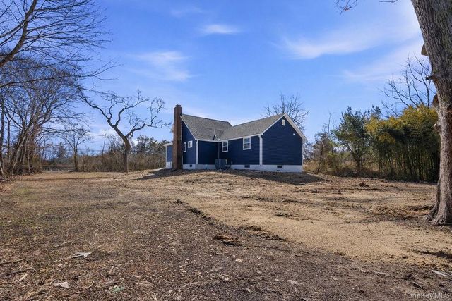 452 Montauk Highway, East Quogue, NY 11942