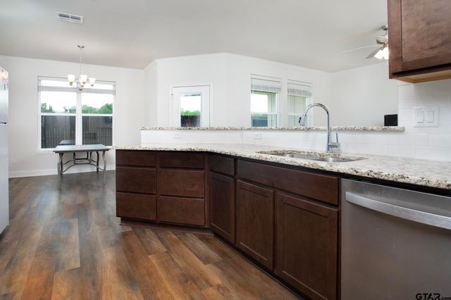 6143 Hamilton Meadows Way, Tyler, TX 75703