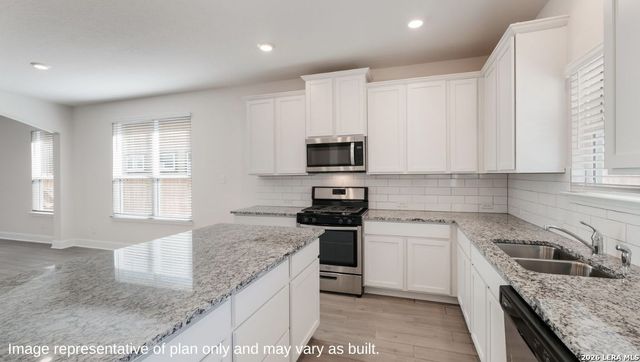 213 Rolling River, Cibolo, TX 78108