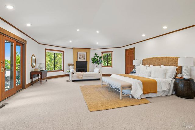 1100 Bayhills Dr, San Rafael, CA 94903