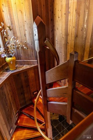 1100 Bayhills Dr, San Rafael, CA 94903