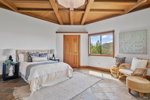 1100 Bayhills Dr, San Rafael, CA 94903