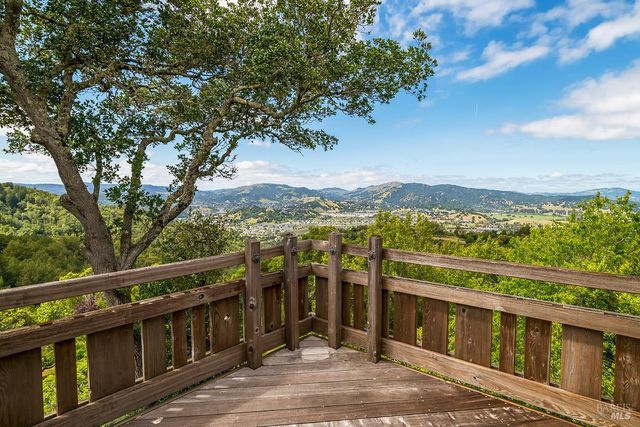 1100 Bayhills Dr, San Rafael, CA 94903
