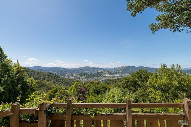 1100 Bayhills Dr, San Rafael, CA 94903
