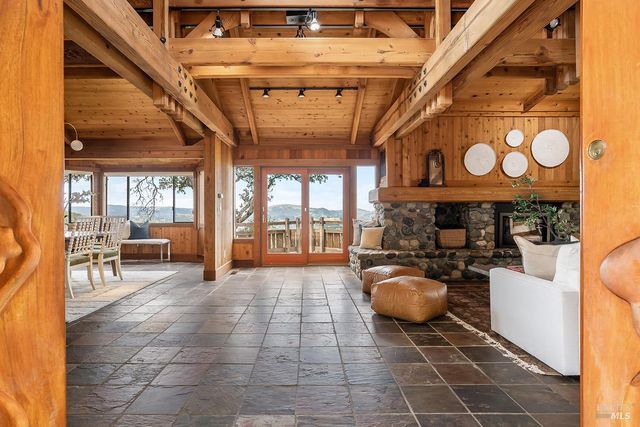 1100 Bayhills Dr, San Rafael, CA 94903