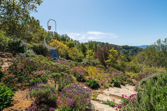 1100 Bayhills Dr, San Rafael, CA 94903