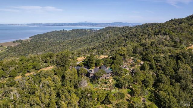 1100 Bayhills Dr, San Rafael, CA 94903