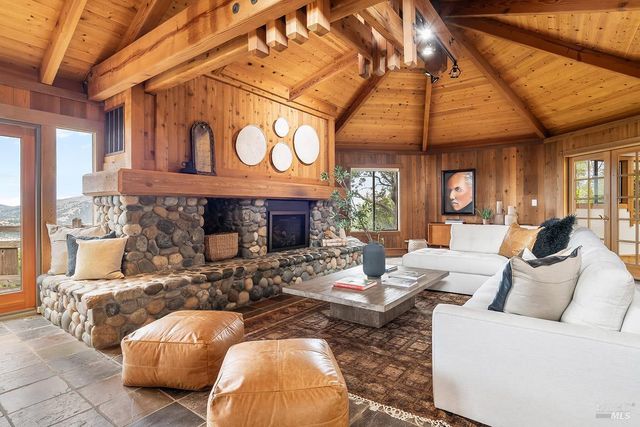 1100 Bayhills Dr, San Rafael, CA 94903