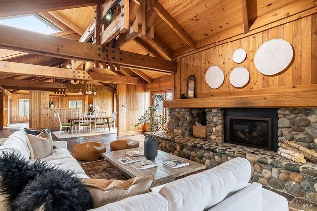 1100 Bayhills Dr, San Rafael, CA 94903