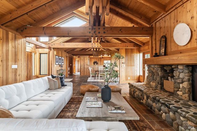 1100 Bayhills Dr, San Rafael, CA 94903