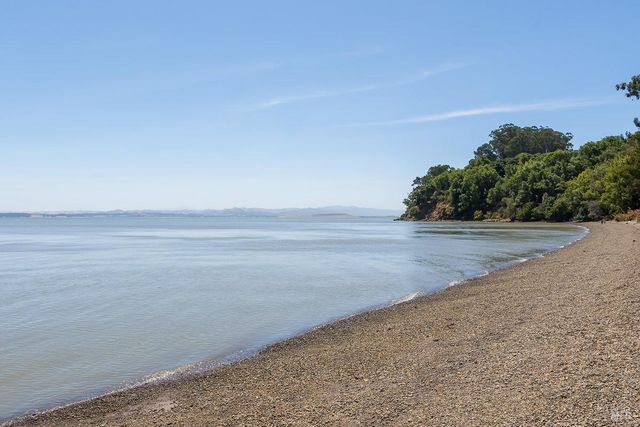 1100 Bayhills Dr, San Rafael, CA 94903