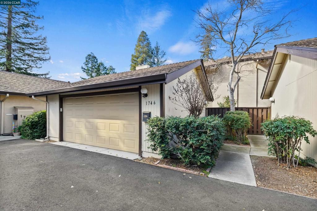 Image 2 of property listing at 1746 Candelero Ct, Walnut Creek, CA 94598