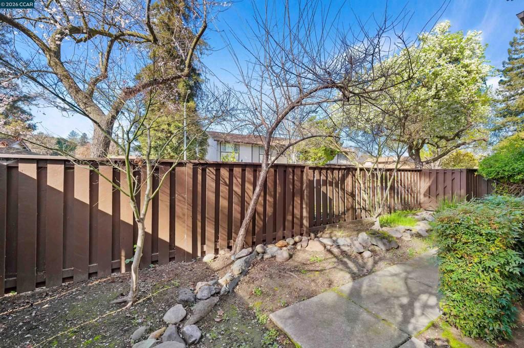 Image 25 of property listing at 1746 Candelero Ct, Walnut Creek, CA 94598