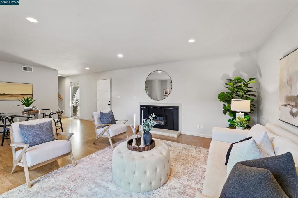 Image 6 of property listing at 1746 Candelero Ct, Walnut Creek, CA 94598