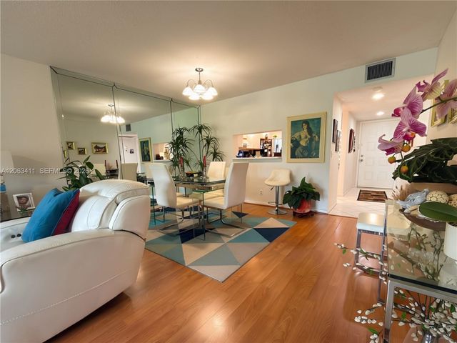1151 SW 128th Ter 104D, Pembroke Pines, FL 33027