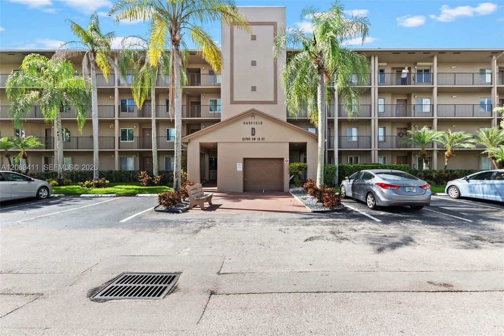 1151 SW 128th Ter 104D, Pembroke Pines, FL 33027