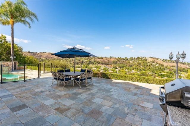 24823 Alexandra Court, Calabasas, CA 91302