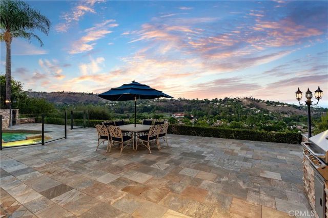 24823 Alexandra Court, Calabasas, CA 91302