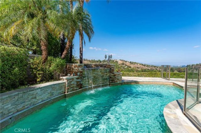 24823 Alexandra Court, Calabasas, CA 91302