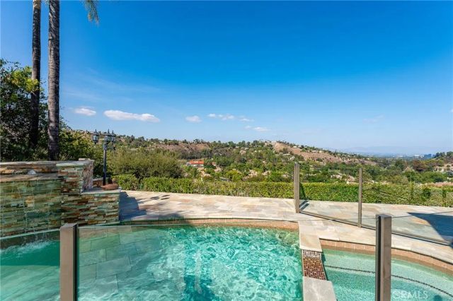 24823 Alexandra Court, Calabasas, CA 91302