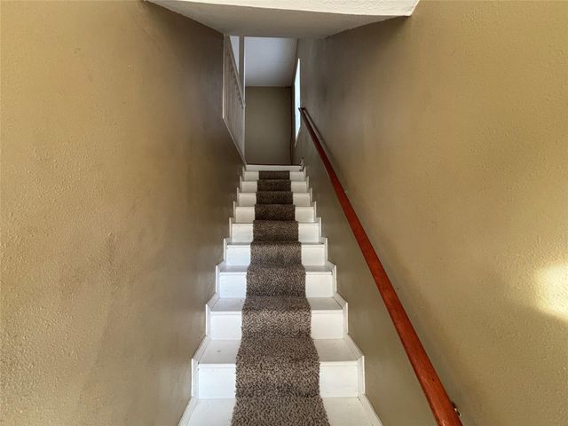 422 W Burleson Street, Wharton, TX 77488