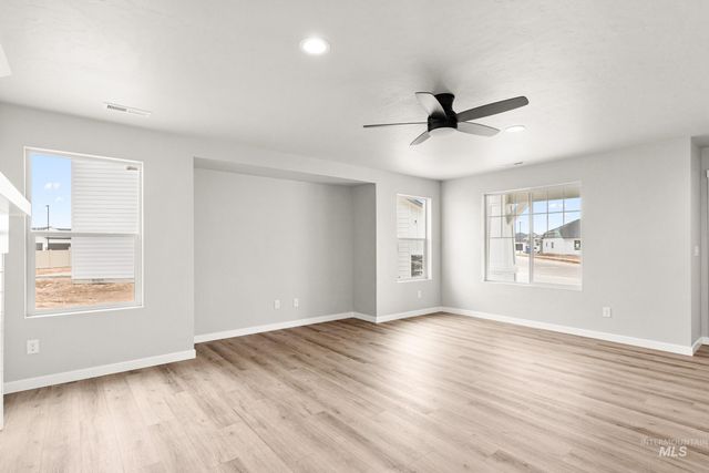 925 E Crab Springs St, Nampa, ID 83686