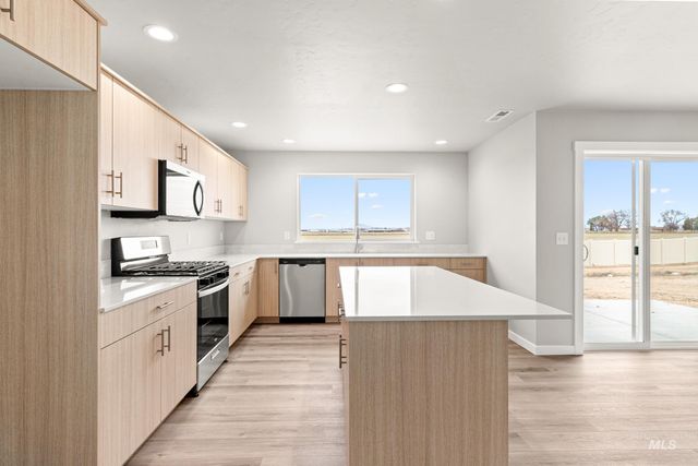 925 E Crab Springs St, Nampa, ID 83686