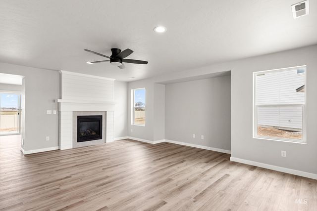 925 E Crab Springs St, Nampa, ID 83686