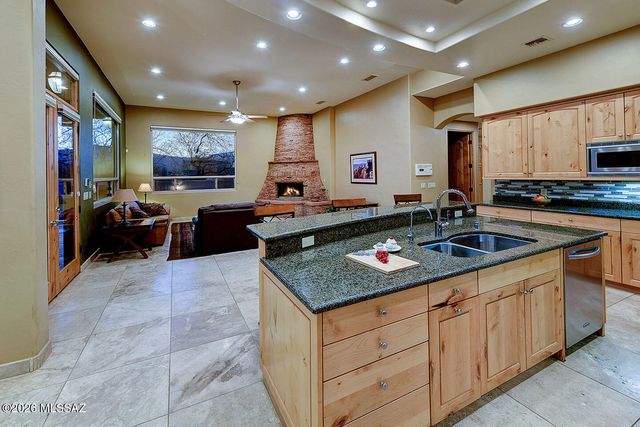 4900 N Melpomene Way, Tucson, AZ 85749