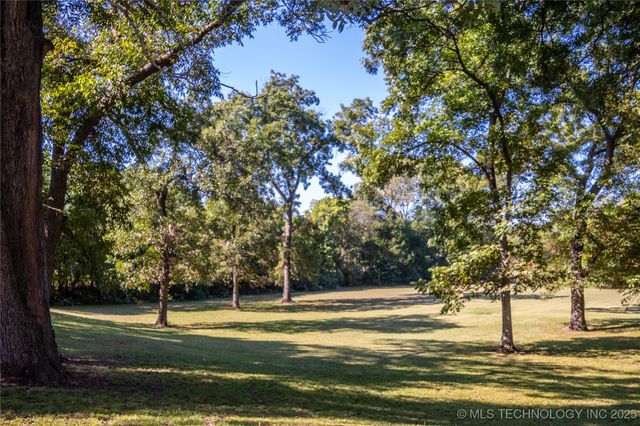 1925 N Old Highway 70, Dickson, OK 73401