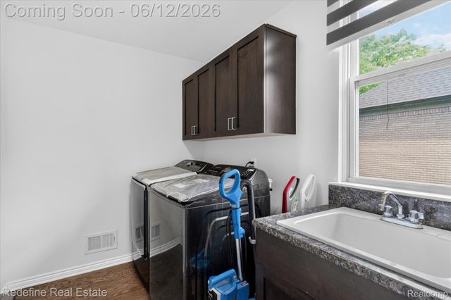 2976 Andlaur Drive, Rochester Hills, MI 48307