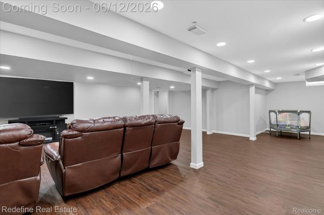 2976 Andlaur Drive, Rochester Hills, MI 48307