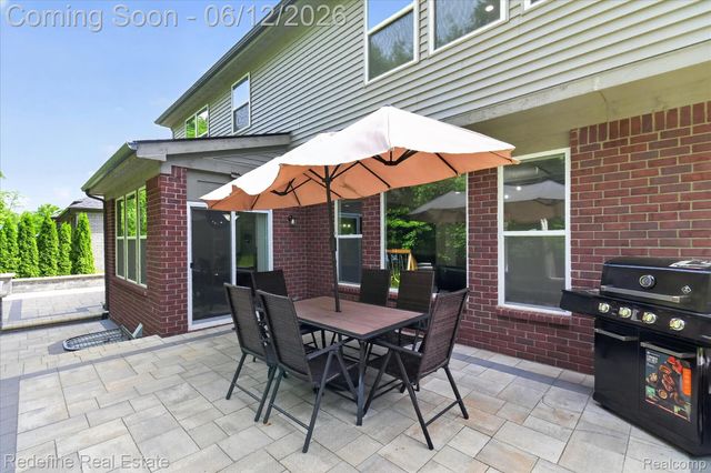2976 Andlaur Drive, Rochester Hills, MI 48307