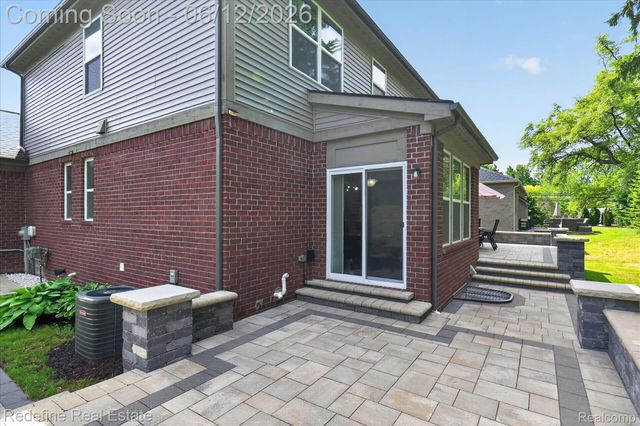 2976 Andlaur Drive, Rochester Hills, MI 48307
