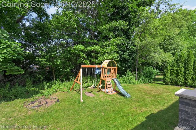 2976 Andlaur Drive, Rochester Hills, MI 48307