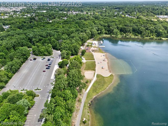 2976 Andlaur Drive, Rochester Hills, MI 48307