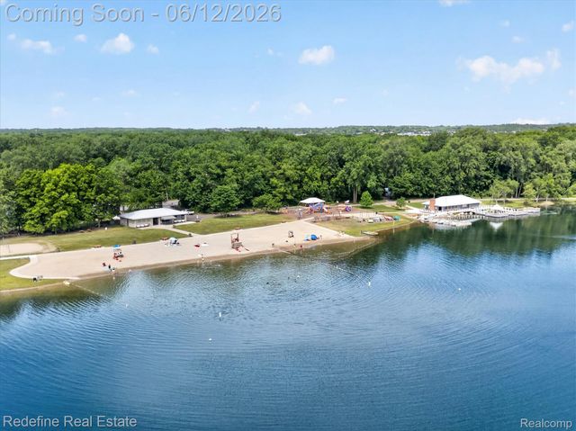 2976 Andlaur Drive, Rochester Hills, MI 48307