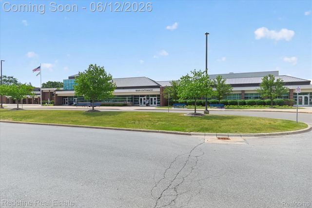 2976 Andlaur Drive, Rochester Hills, MI 48307