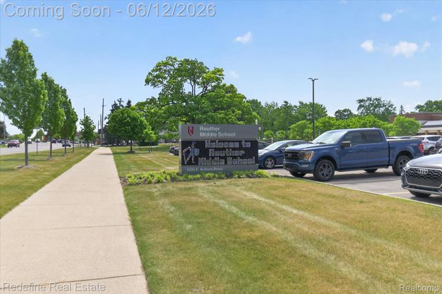 2976 Andlaur Drive, Rochester Hills, MI 48307