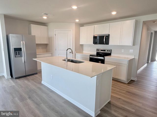 122 BOOKERS CREST DR, Stephens City, VA 22655