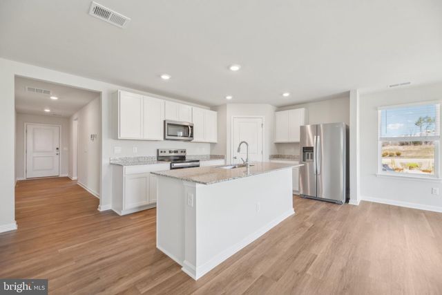 122 BOOKERS CREST DR, Stephens City, VA 22655