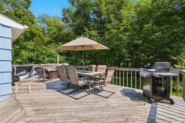 15 Hood Place, Cortlandt Manor, NY 10567