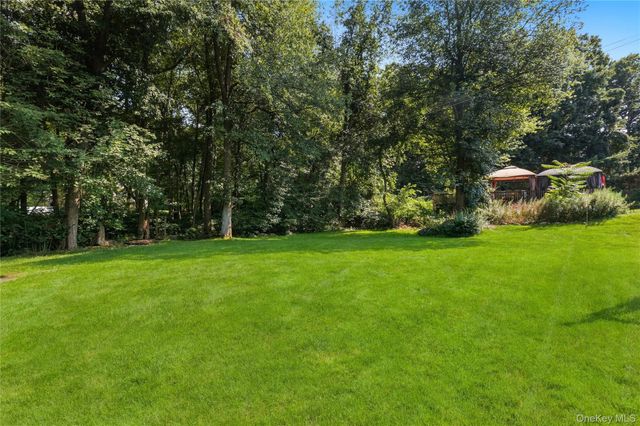 15 Hood Place, Cortlandt Manor, NY 10567